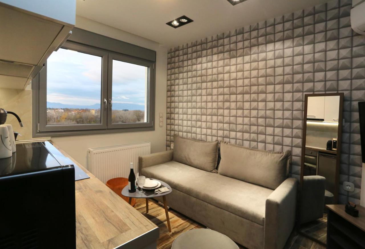 La Larissa Luxury Apartments Dafne Exteriér fotografie